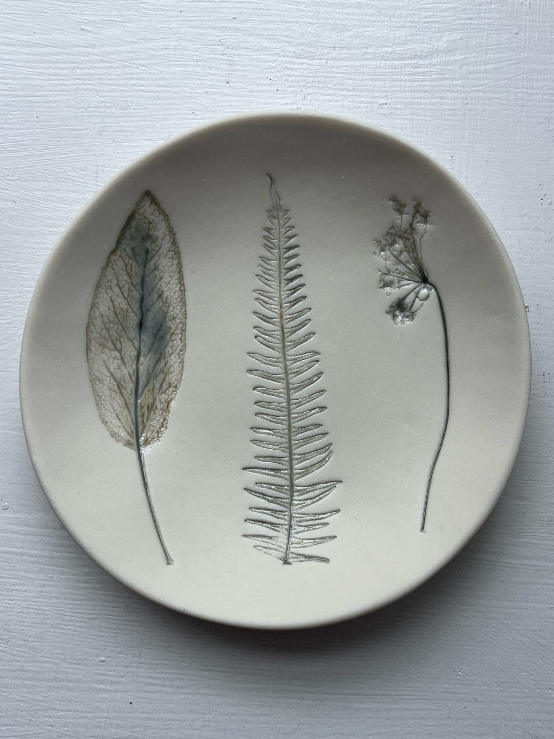 Living Ginger sm Round Dish Meadow Mix