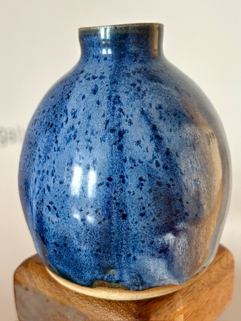 Bouy Vase - Handthrown in Dublin by David Ong - Image 2